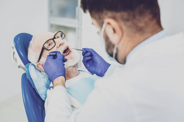 Best Emergency Tooth Extraction in Kenwood Estates, FL